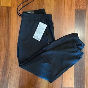 Lululemon license to train Joggers